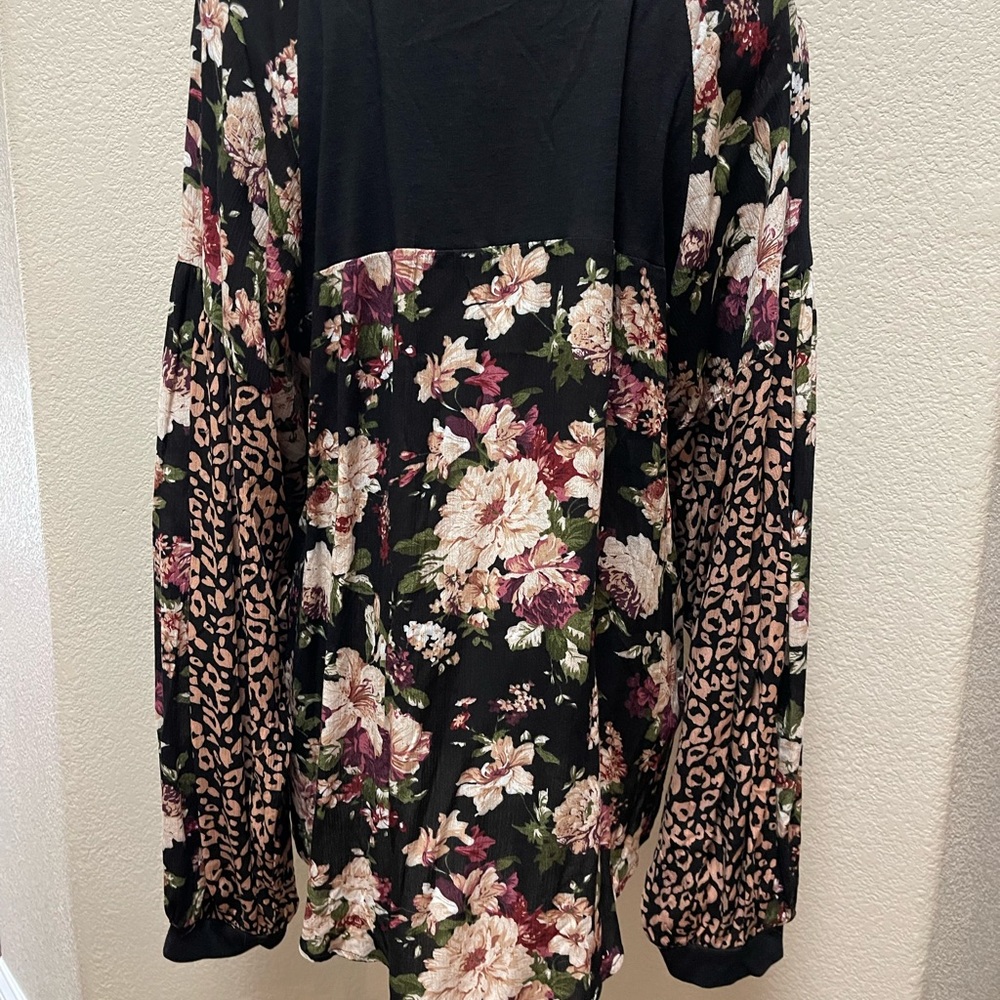 Umgee long sleeve blouse